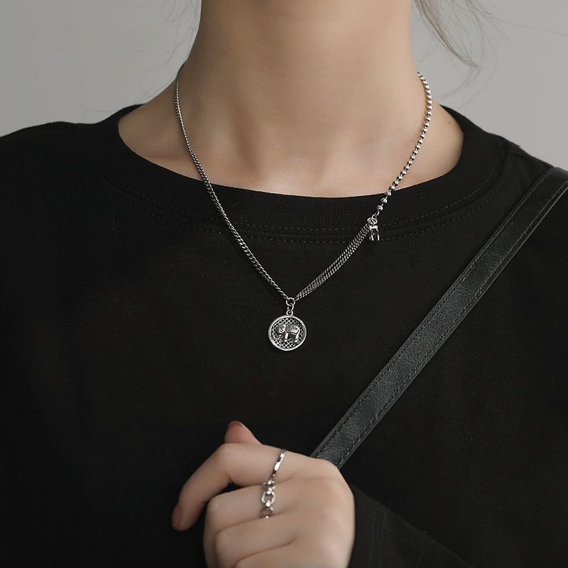 Round elephant pendant clavicle necklace
